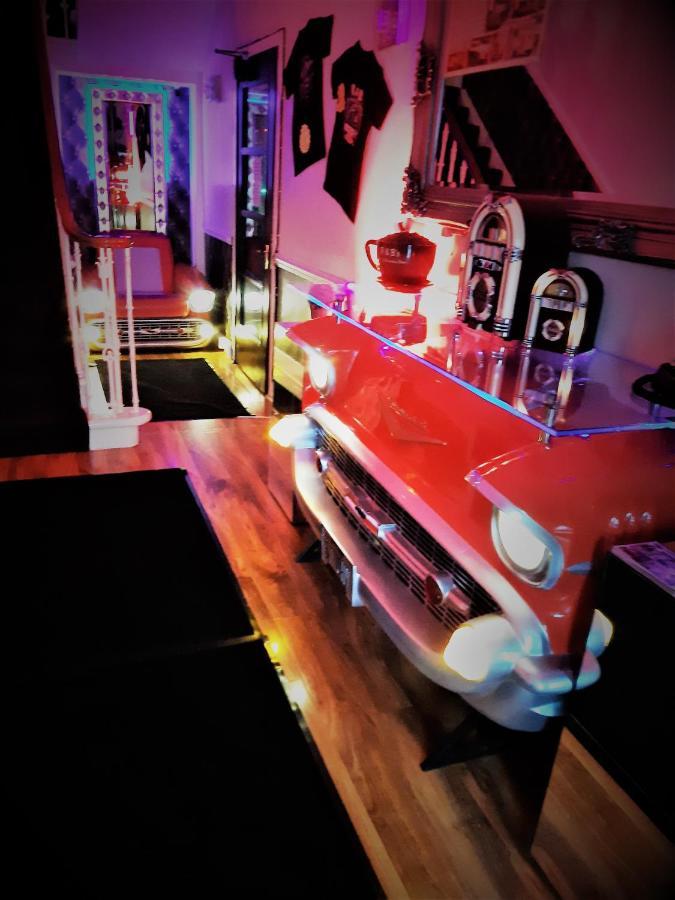 Cadillac Kustomz Отель 3*